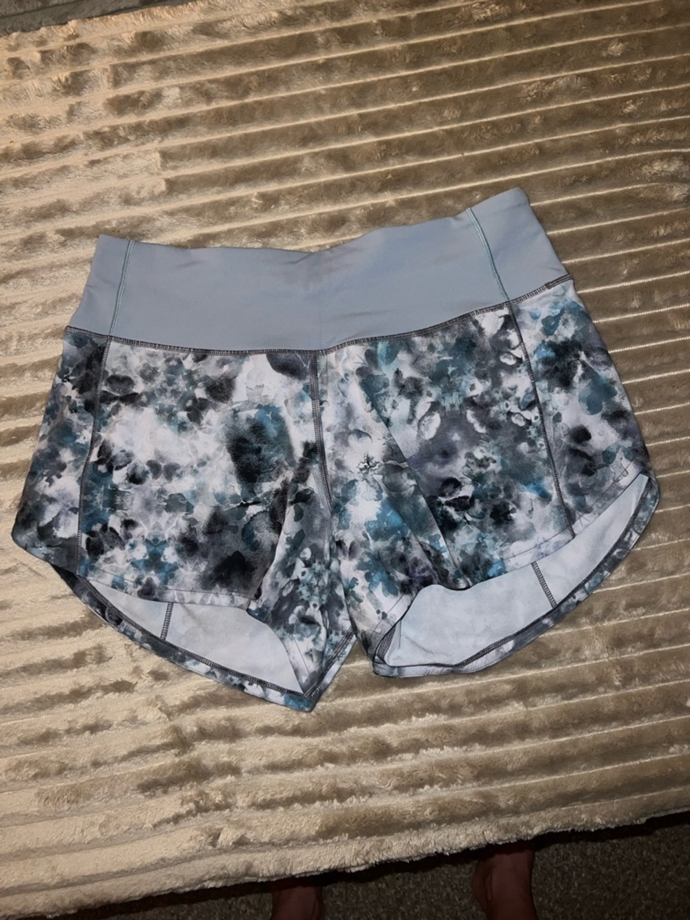 Lululemon speed up shorts. 4
